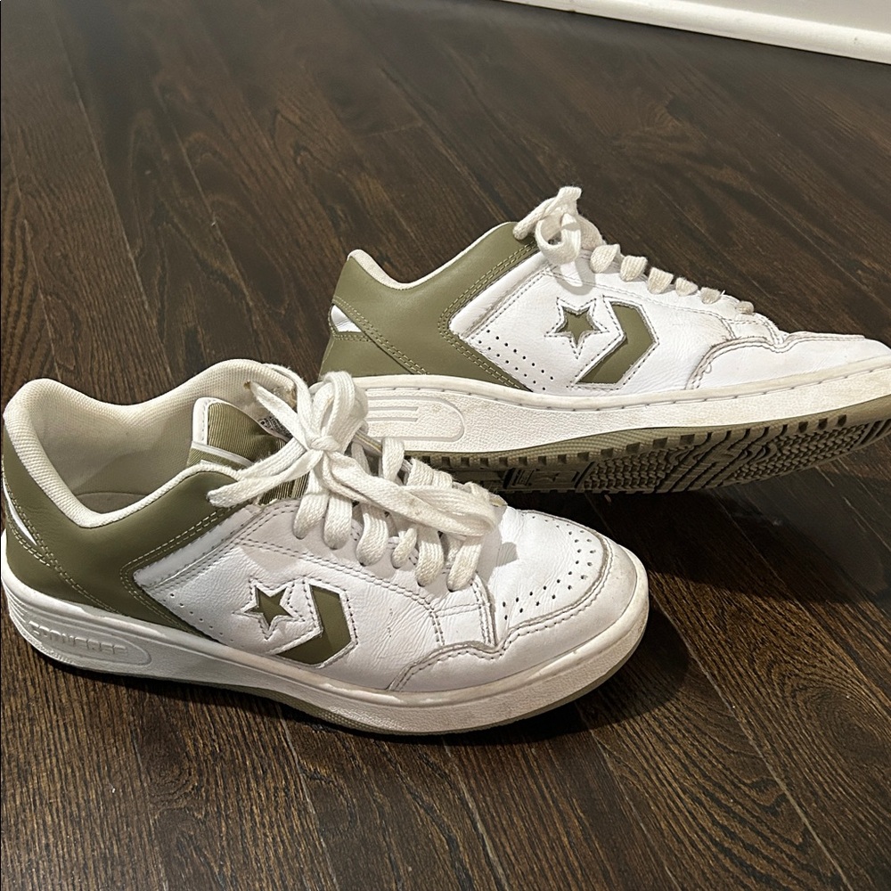Converse Weapon white tan sneakers 80s throwback mens-big boys  6.5 All Star